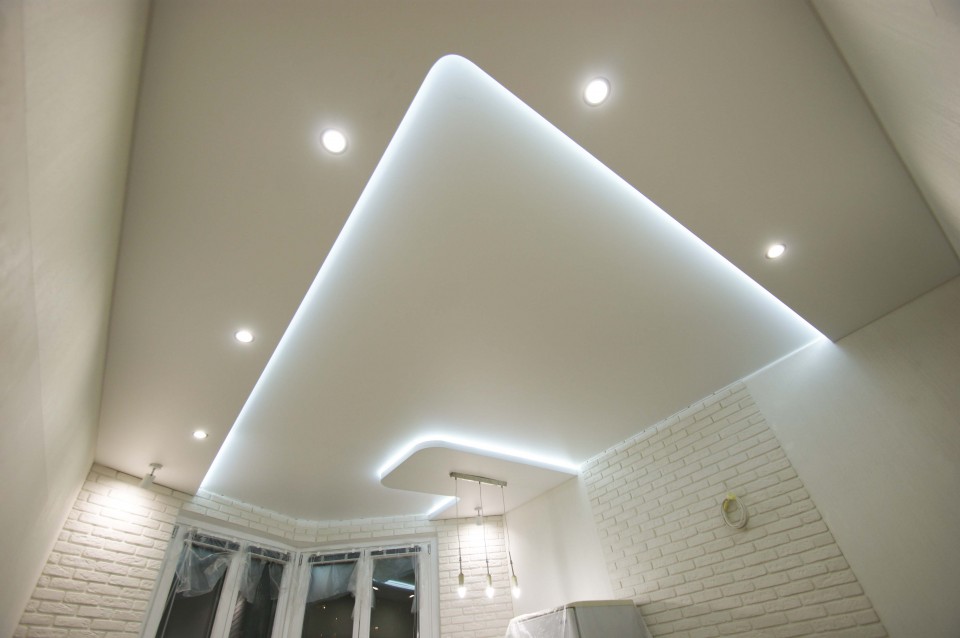 Заказать парящие натяжные потолки в г. Приозерск